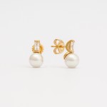 Gold Auva Earrings