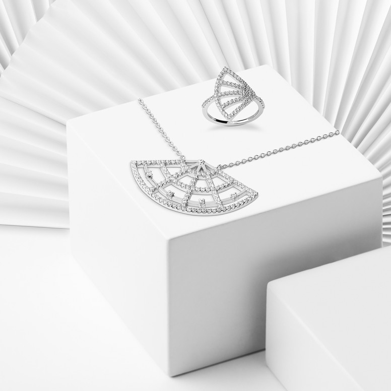 Glow Fan Ring
