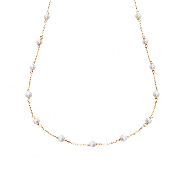 18K Gold Pearls Necklace