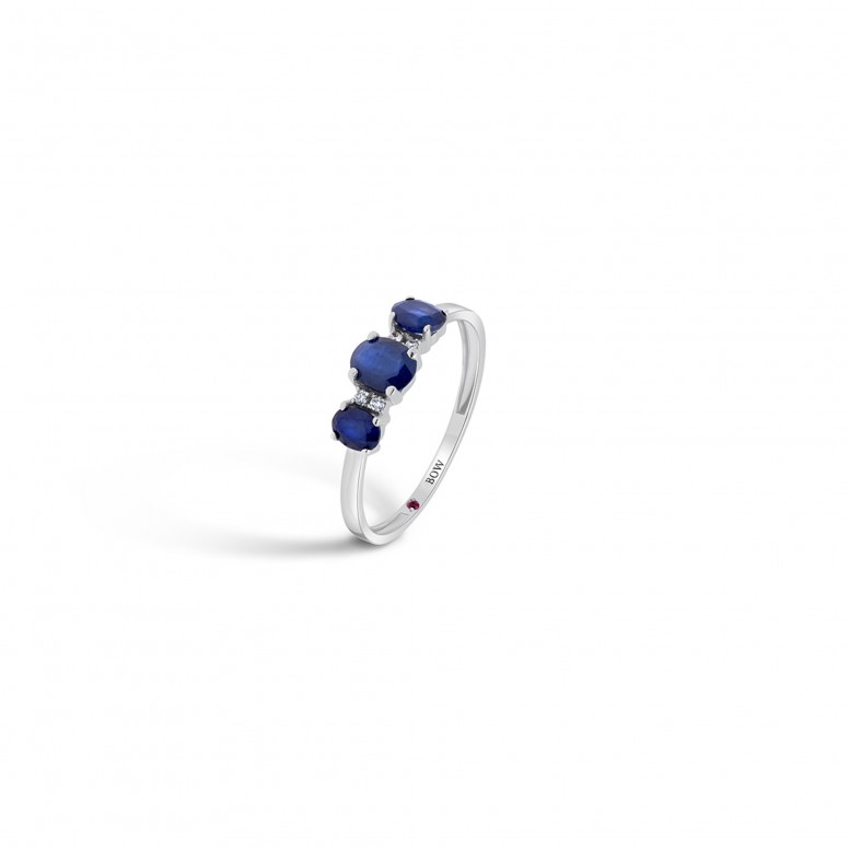 Ring N.44 18K White Gold Sapphire and Diamonds