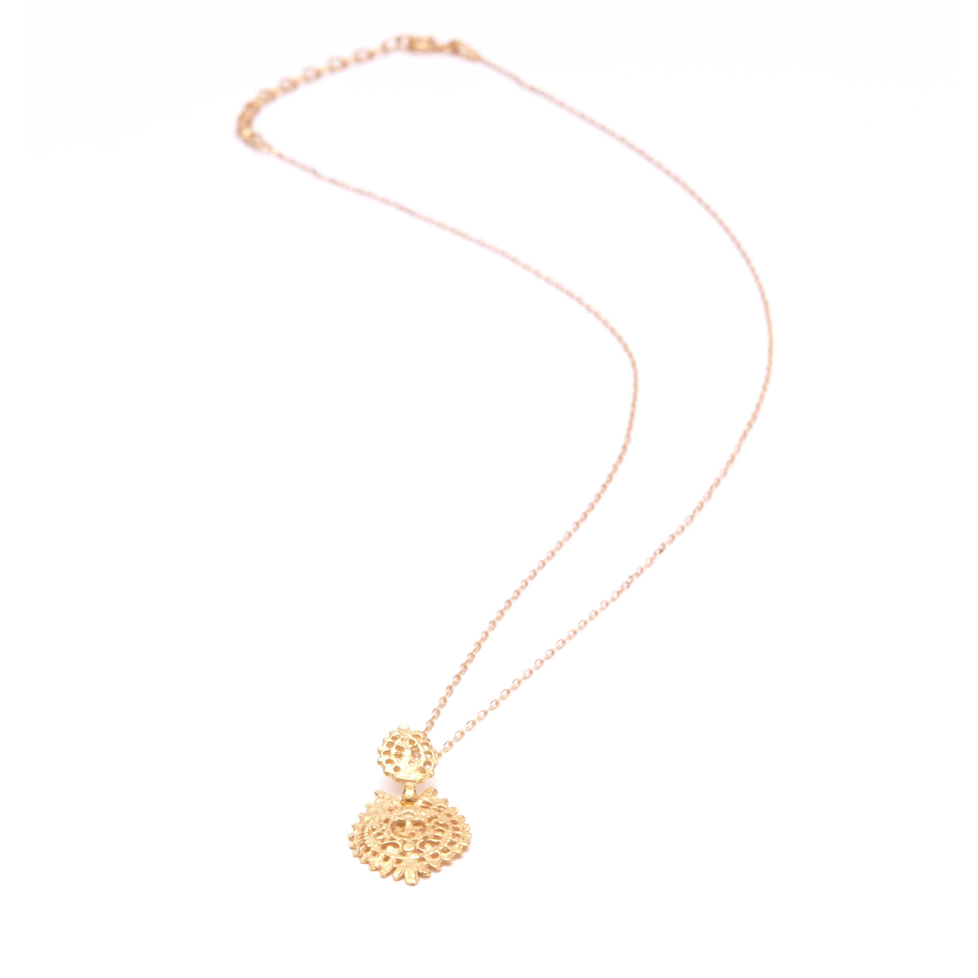 Collar Pendiente Reina Plata Dorada