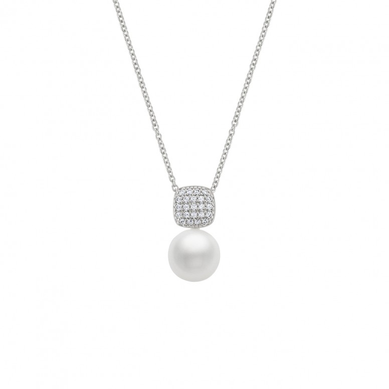 White Pearl Necklace