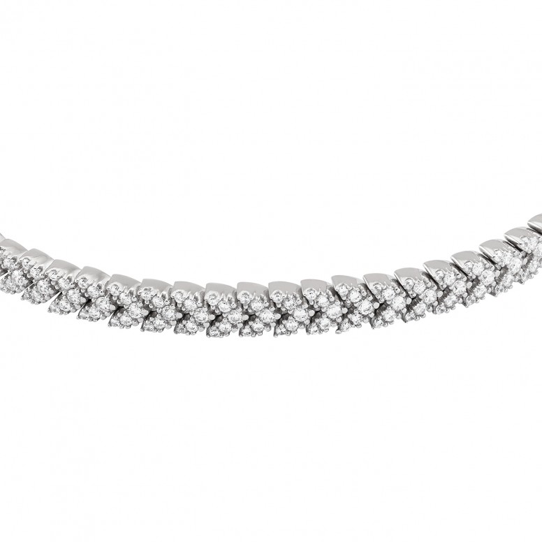 Classy Shiny Leaf Bracelet