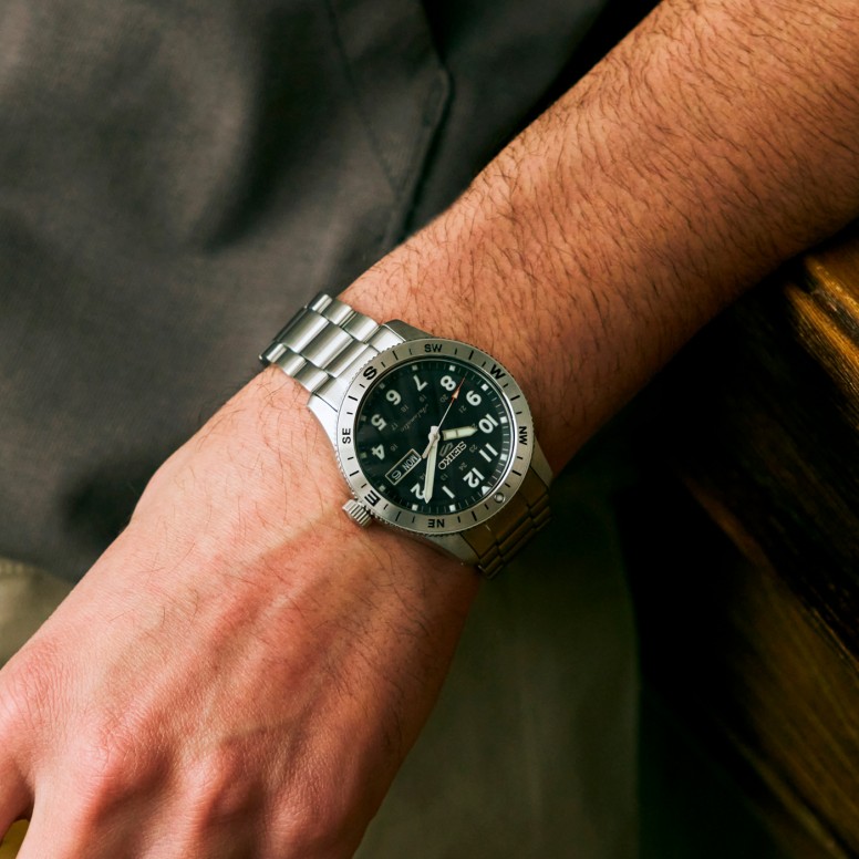 5 Sports Field Black Watch