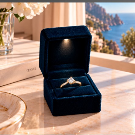 Ring Lucy 18K Gold Diamonds